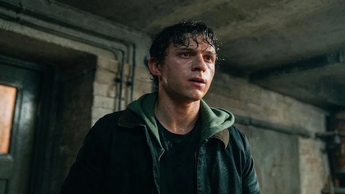 Peter Parker con un zaino in mano, simbolo del suo nuovo inizio dopo No Way Home
