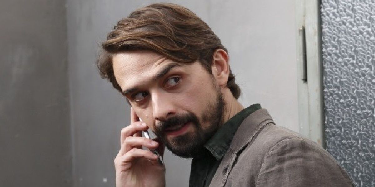 Attore di Suburra in terapia intensiva dopo essere stato colpito da ...