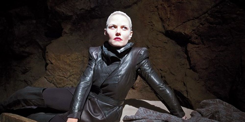 darkswan-emma