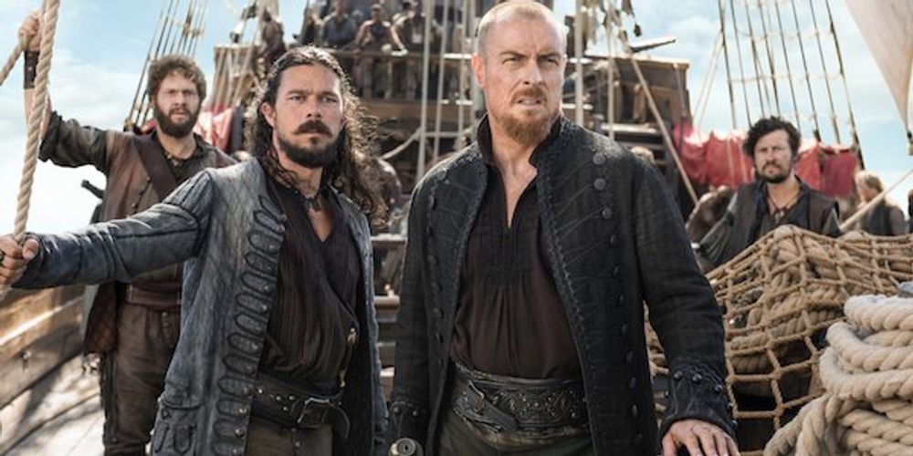 john-silver-luke-arnold-captain-flint-toby-stephens-a-2