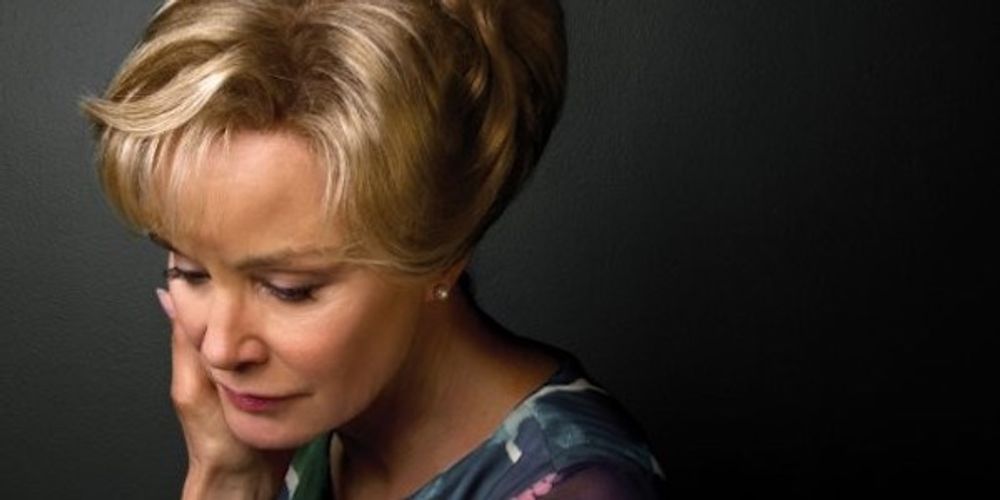 jessica-lange-e-constance-in-una-foto-promozionale-di-american-horror-story-210893