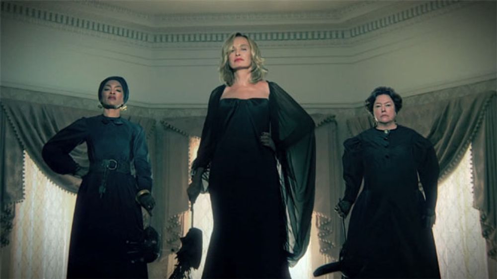 American-Horror-Story-Coven-Initiation