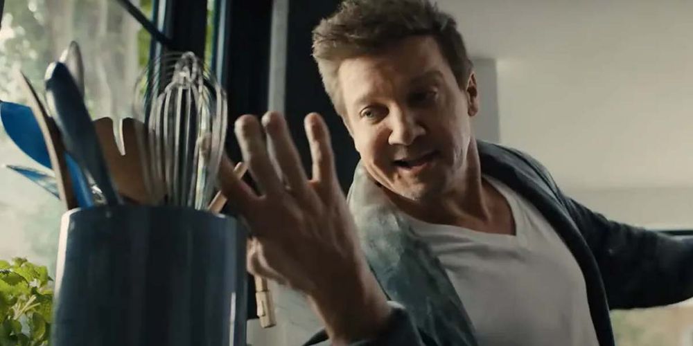 jeremy-renner-super-bowl
