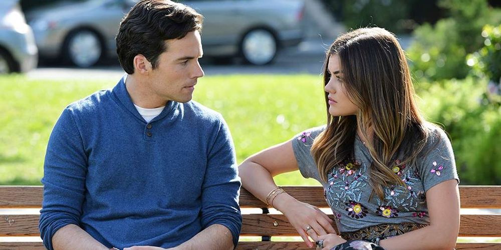 pretty-little-liars-aria-ezra