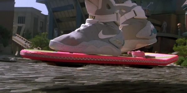 Le Nike Air MAG indossate da Marty McFly in Ritorno al Futuro in vendita nel 2015 BadTaste