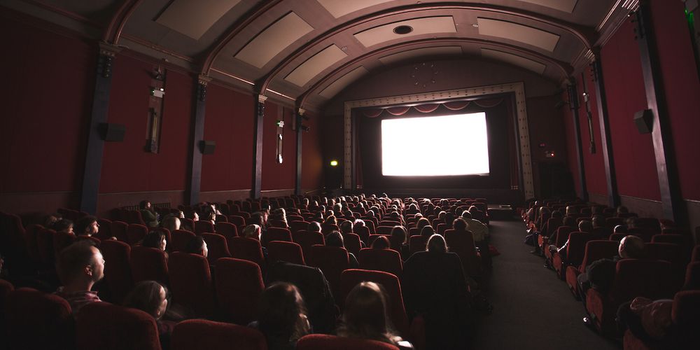 auditorium-film-audience-theatre-stage-cinema-1388167-pxherecom