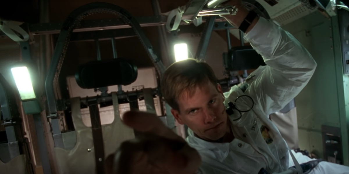 Kevin Bacon ricorda un "vomitevole" aneddoto di Apollo 13 - BadTaste