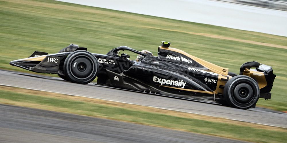 foto-ufficiale-brad-pitt-formula-1-copia